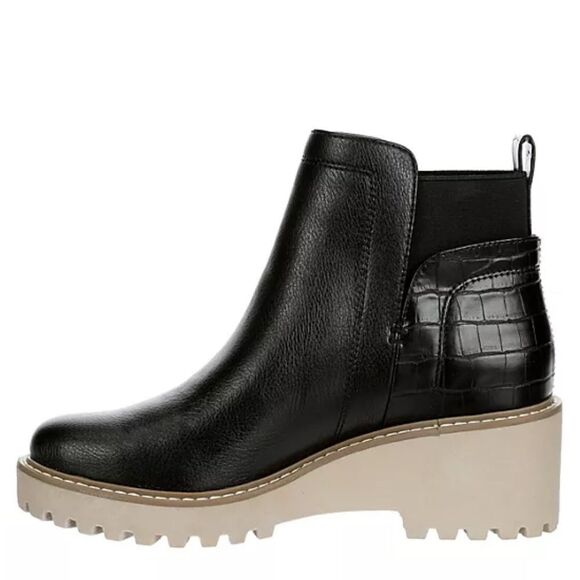 Dolce Vita Rango Lug Heel Ankle Booties - Picture 3 of 6